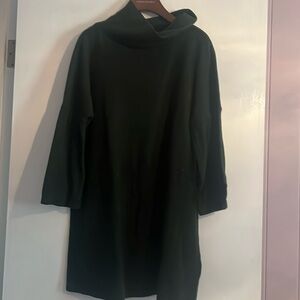 Maternity Top by Isabel Maternity, Size Medium, Dark Green